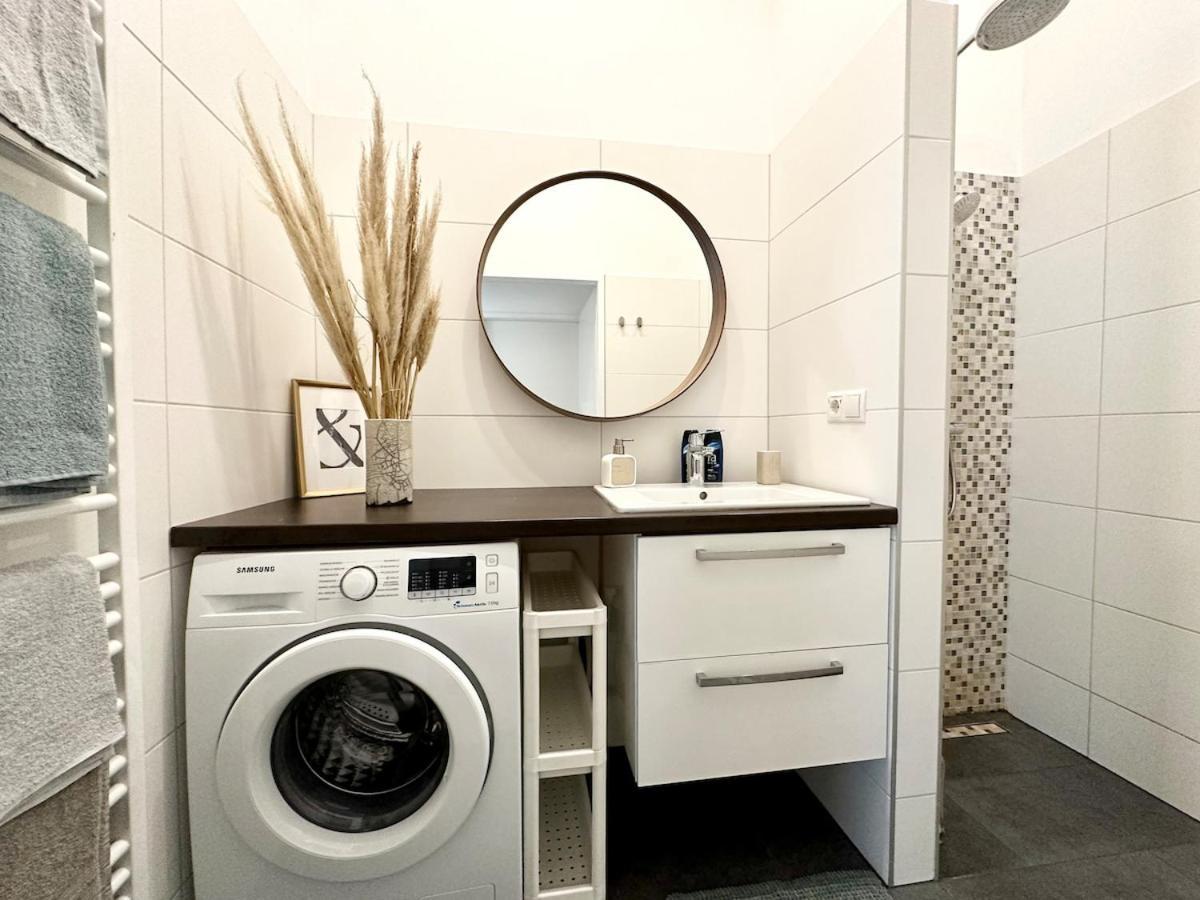 Apartment Panda *