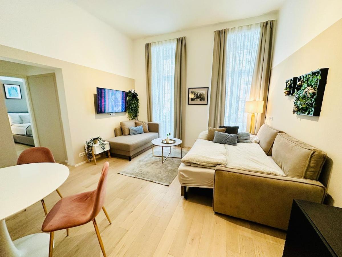 Apartment Panda *